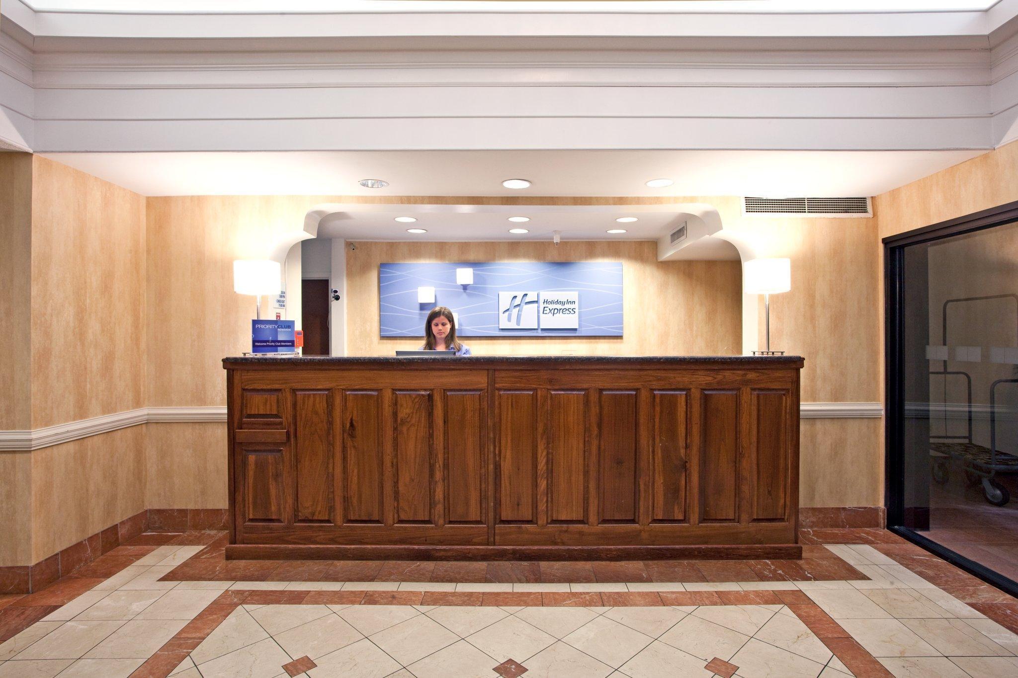 Holiday Inn Express & Suites Milton East I-10, An Ihg Hotel Bagian luar foto